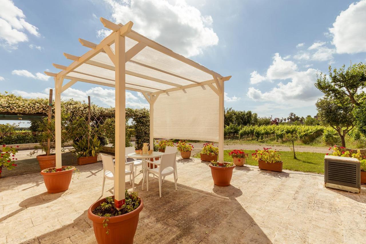 Tenuta Giardini Nuovi Novoli Exteriör bild