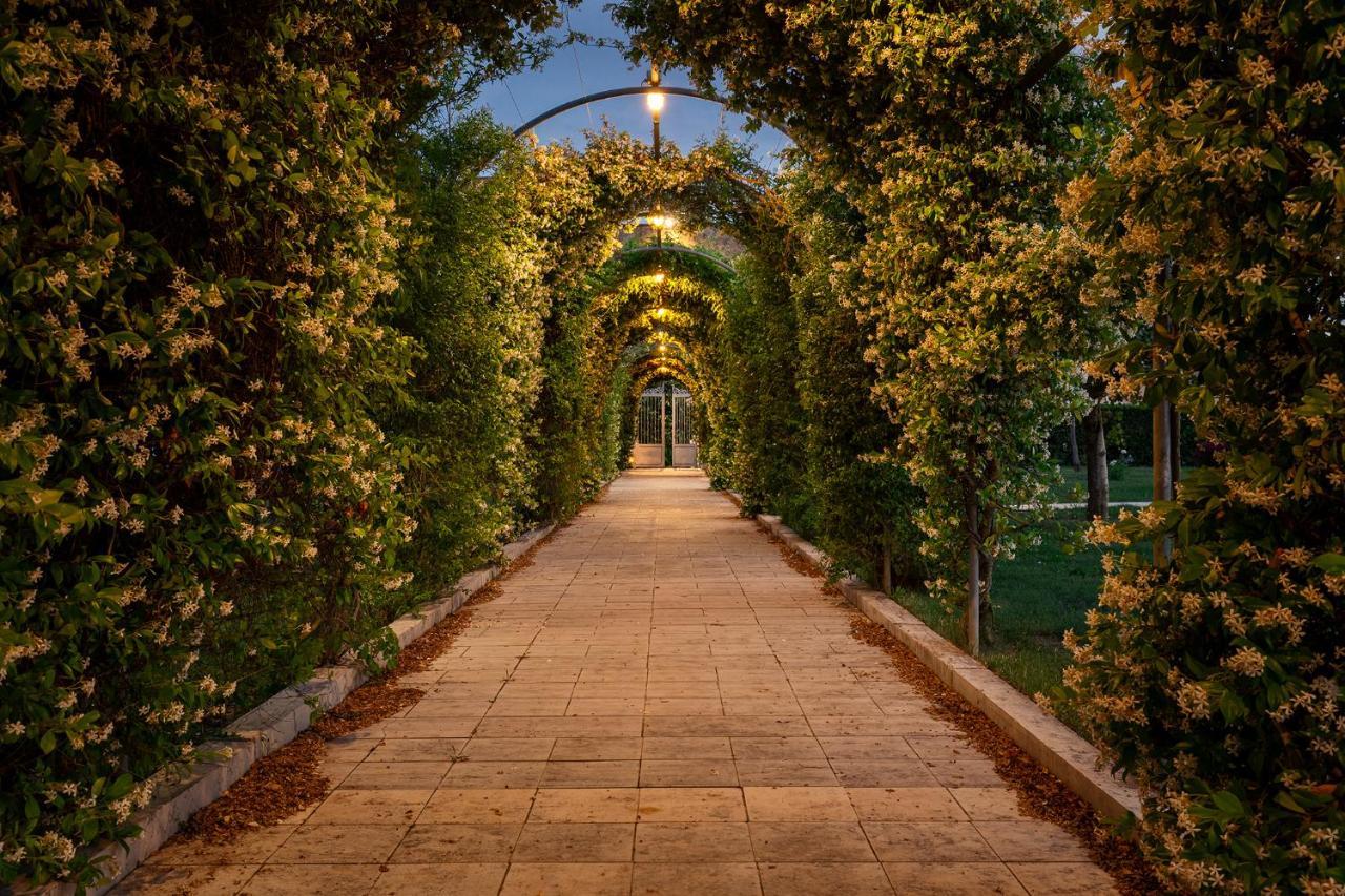 Tenuta Giardini Nuovi Novoli Exteriör bild